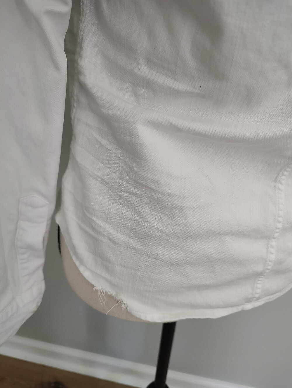 Frank & Eileen BARRY Distressed Button-Up Shirt White ALTERED - Picture 11 of 14